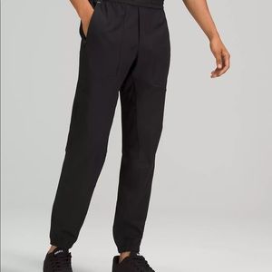 Black Lululemon License to Train Jogger - Medium